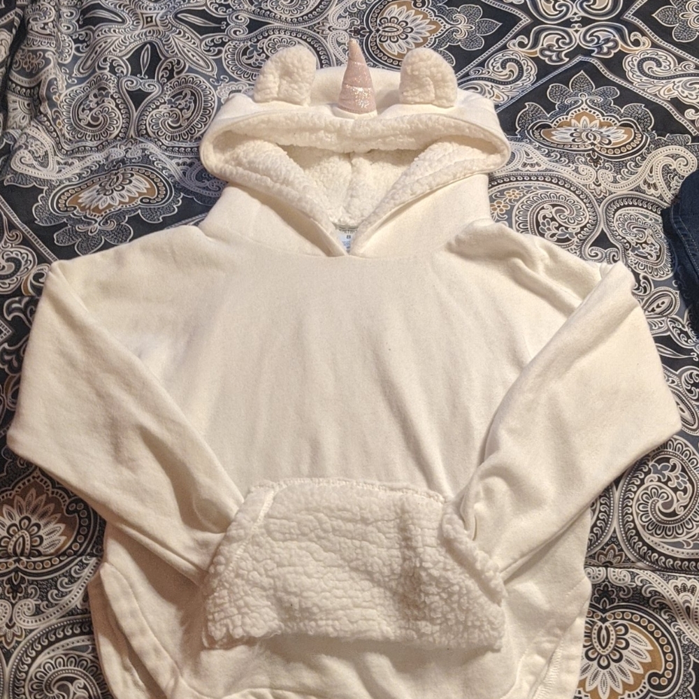 White Carter's 🦄 Unicorn Hoodie (size 8)